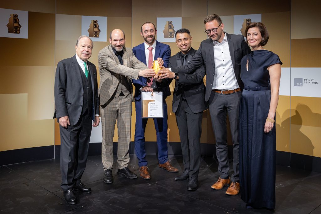 Houskapreis 2026 - 1. Platz in der Kategorie Außeruniversitäre Forschung für AIT/Center for Energy, v.l.n.r.: Erich Hampel (B&C), Friedrich Kupzog (AIT), Mark Stefan (AIT), Bharath Varsh Rao (AIT), Gregor Taljan (Energienetze Steiermark), Birgit Noggler (B&C), Foto: Alexander Müller