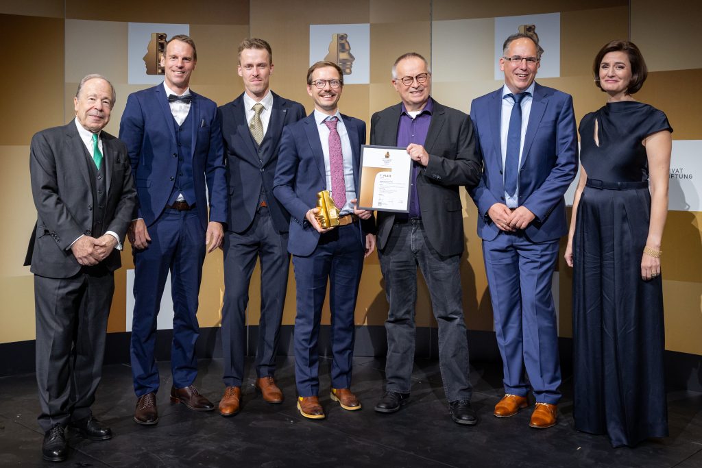 Houskapreis 2026 - 1. Platz in der Kategorie Hochschulforschung für TU Wien: v.l.n.r. Erich Hampel (B&C), Ulrich Miller und Oliver Hudak (Fa. Plansee),  Helmut Riedl-Tragenreif (TU Wien), Klaus Böbel (Fa. Oerlikon), Peter Ertl (TU Wien), Birgit Noggler (B&C), Foto: Alexander Müller