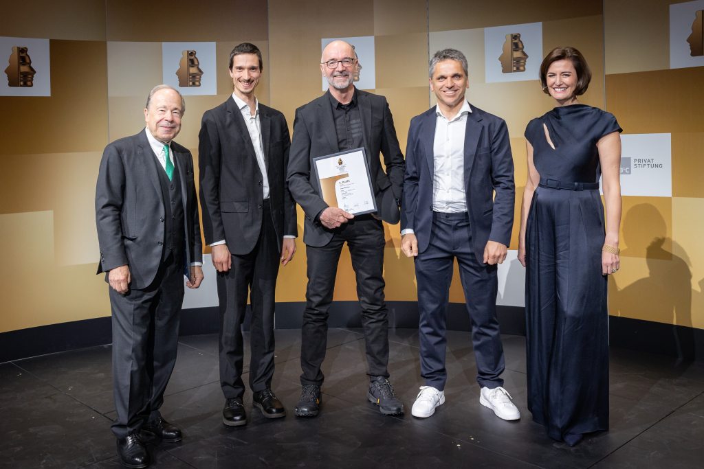 Houskapreis 2026: 3. Platz  in der Kategorie F&E in KMU für Ocean Maps GmbH, v.l.n.r.: Erich Hampel (B&C), Klemens Svetitsch (Ocean Maps), Michael Altrichter (Aufsichtsrat, Investor), Thomas Nemetz (Ocean Maps), Birgit Noggler (B&C), Foto: Alexander Müller
